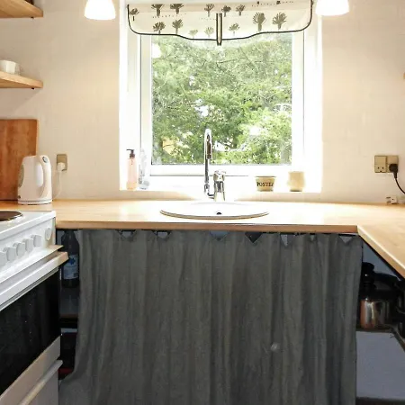 Two-bedroom Holiday In 14 *